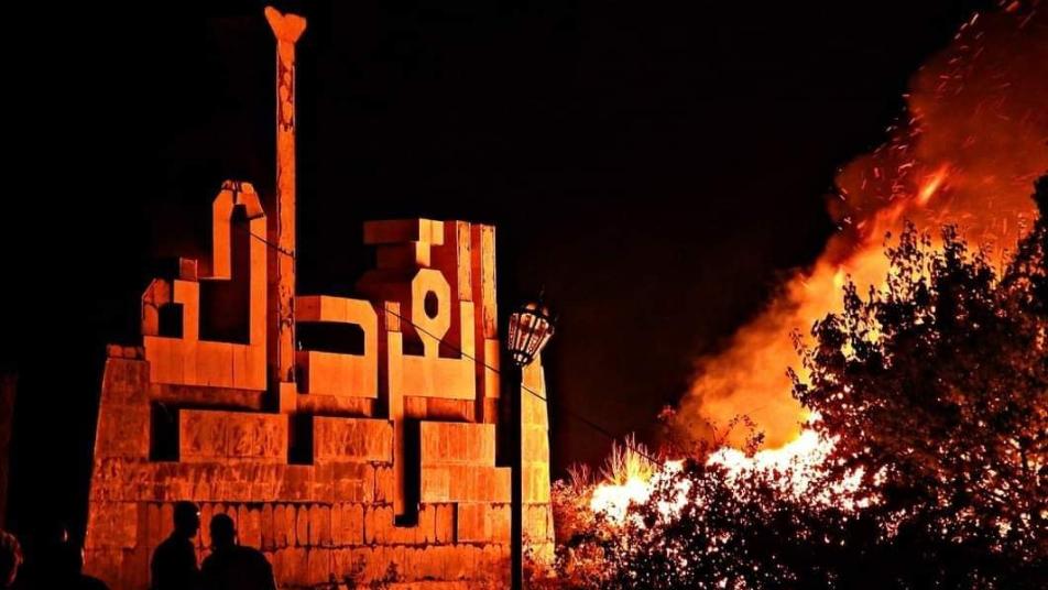 موالون للنظام يحملونه مسؤولية الحرائق بسبب إهماله