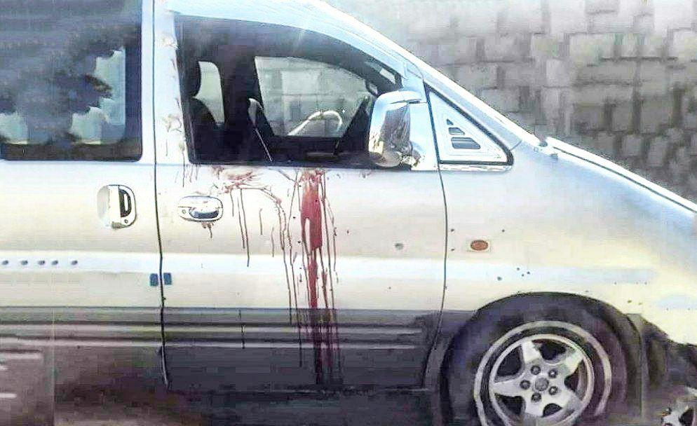 مجهولون يستهدفون سيارة تحمل موظفين في “المجلس المدني بدير الزور” (صور)