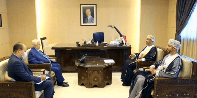 المعلم يتسلم نسخة اعتماد سفير سلطنة عمان بدمشق
