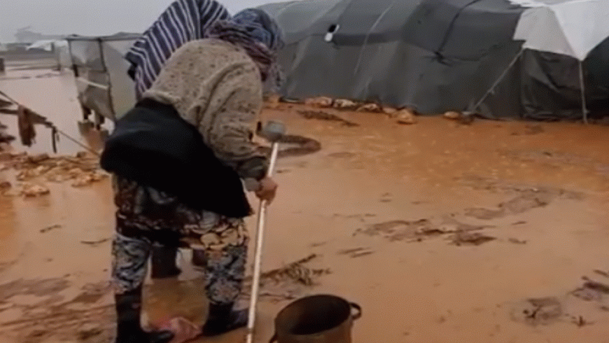 تضرر أكثر من 100 مخيم بريفي إدلب وحلب خلال 48 ساعة