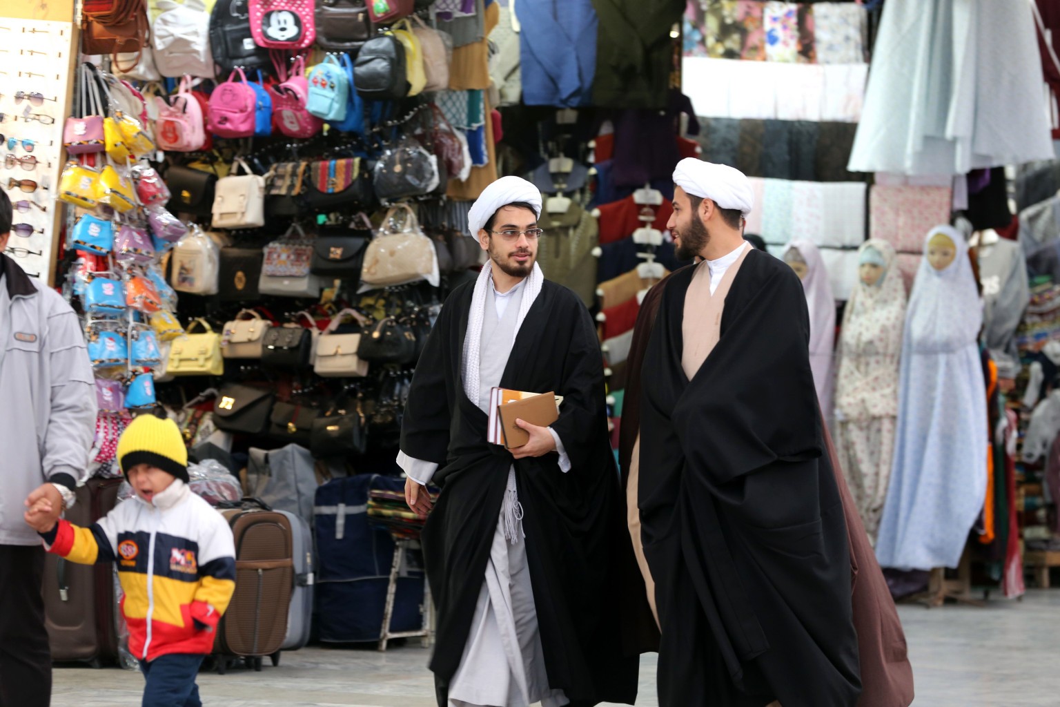 إيران تعمل على تحويل سوريا إلى المذهب الشيعي
