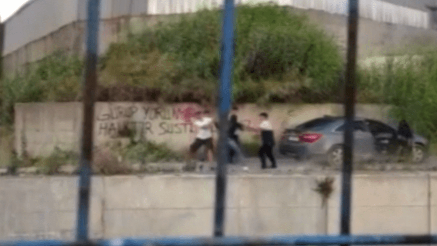 تركيا.. الحكم بالسجن 16 عاماً على أشخاص ألقوا لاجئاً سورياً بمجرى نهر