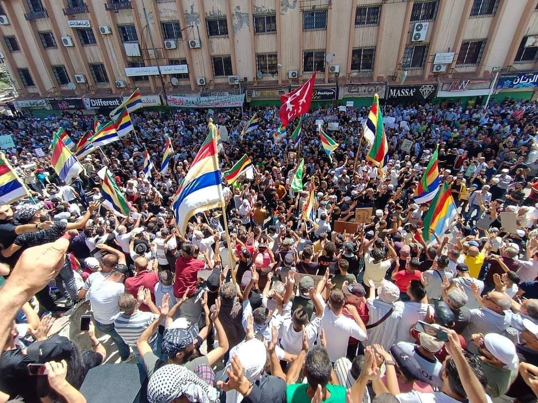 تقرير “المجلس الأطلسي”: النظام السوري عاجز اقتصادياً والسوريون لن يتوقفوا عن التظاهر