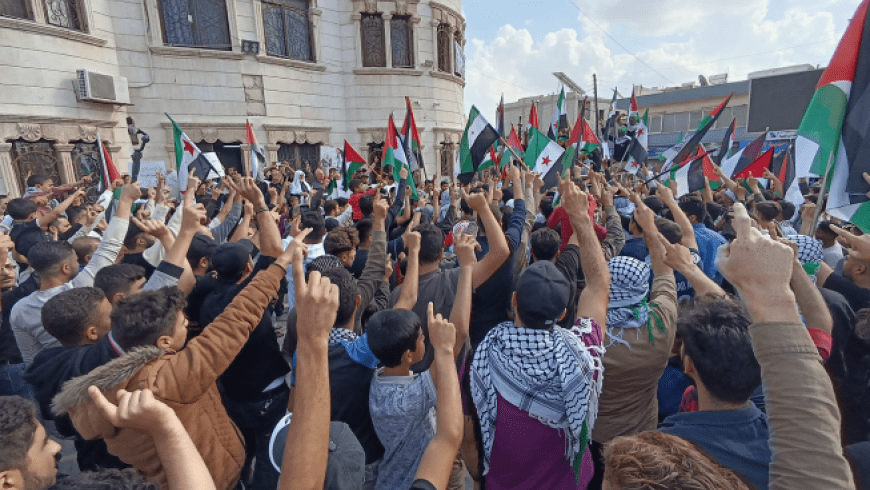 أهالي إدلب وحلب ودرعا ينتفضون في مظاهرات حاشدة نصرة لغزة