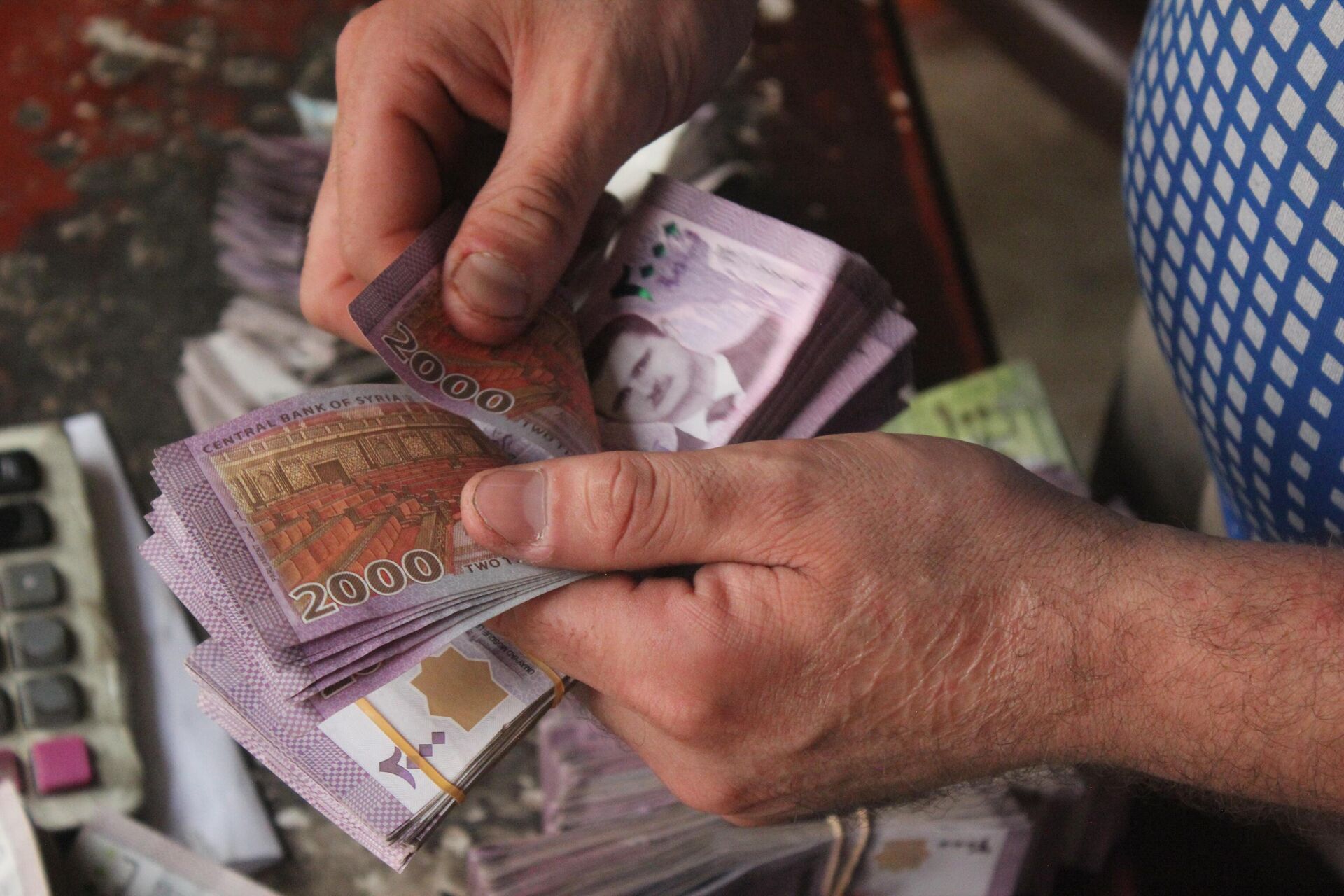 ارتفاع في سعر غرام الذهب في سوريا واستقرار سعر صرف الليرة السورية