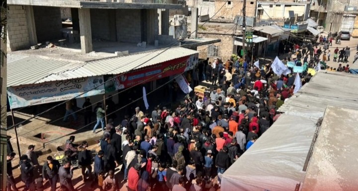 مظاهرات في مدينتي الأتارب ومارع بريف حلب تطالب بإسقاط نظام الأسد