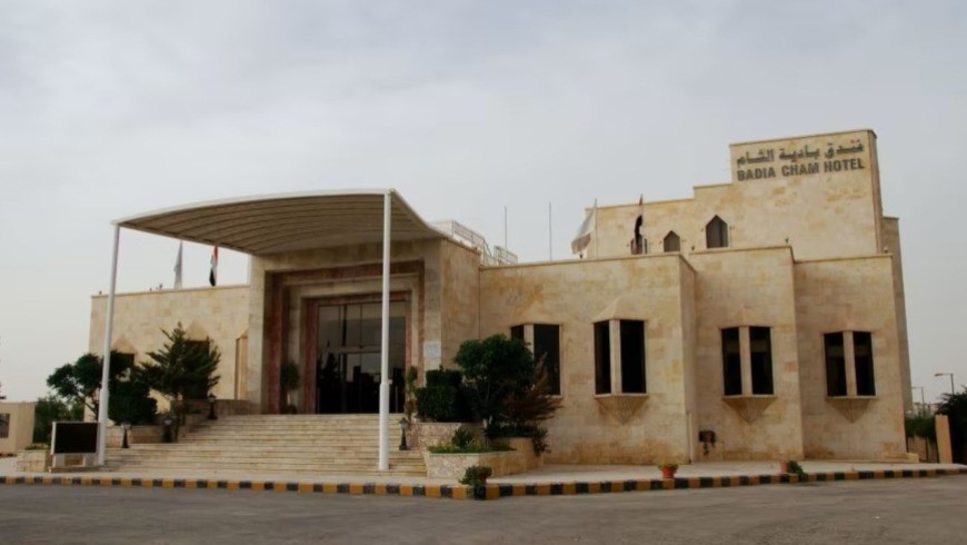 النظام يعيد تأهيل فندق في دير الزور