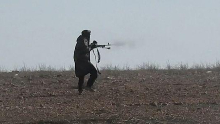 مقتل مدني و3 ضباط للنظام بهجوم جديد لـ”داعش”