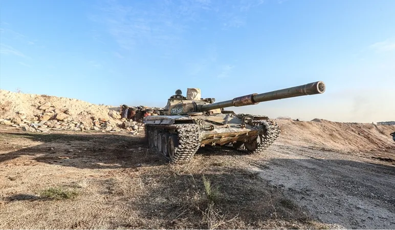 فصائل المعارضة تدخل إلى “تل رفعت” شمالي حلب وتتقدم “بريف حماة”