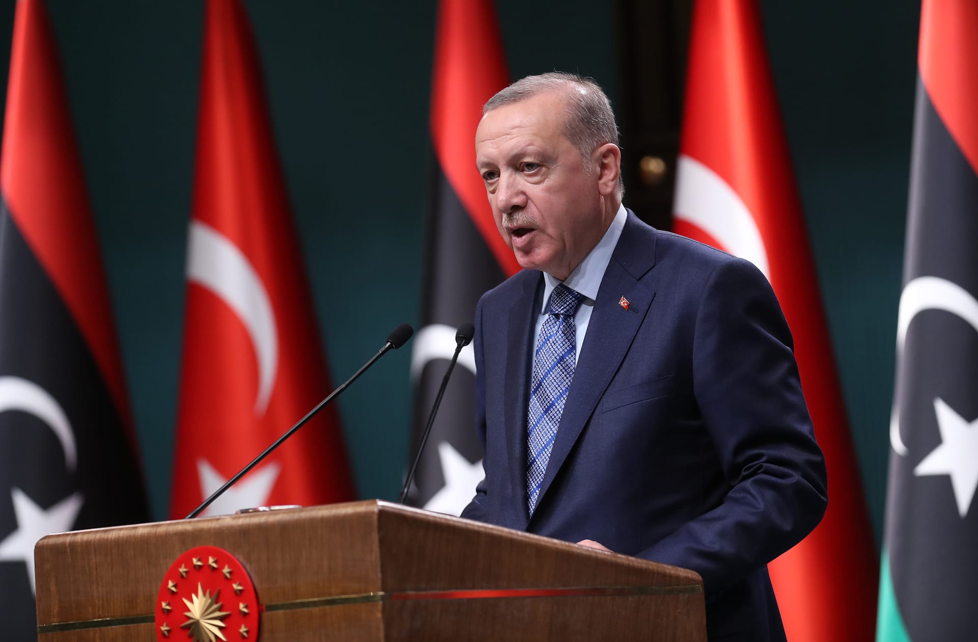 “أردوغان يشيد بموقف القيادة السورية الجديدة: اقتراب نهاية الانفصاليين وحسم في شمال سوريا”
