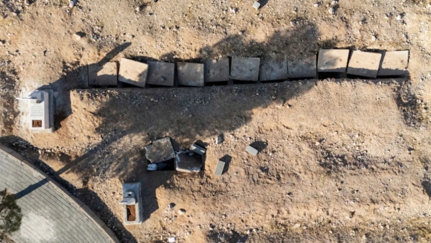 العثور على مقبرة جماعية في منطقة جسر بغداد شرقي دمشق