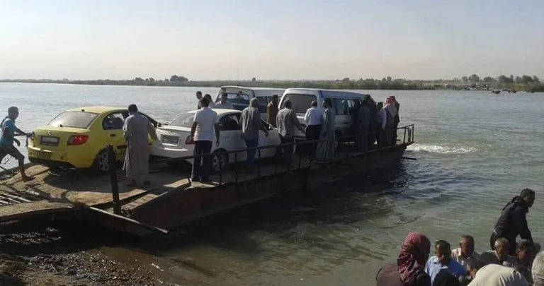 سقوط سيارة مدنية في نهر الفرات أثناء محاولة عبورها من معبار #الباغوز في ريف دير الزور الشرقي