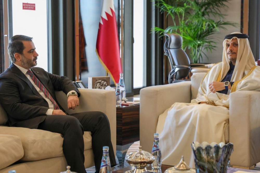 “الشيباني في الدوحة.. تعزيز التعاون مع قطر ودعوة لرفع العقوبات عن سوريا”