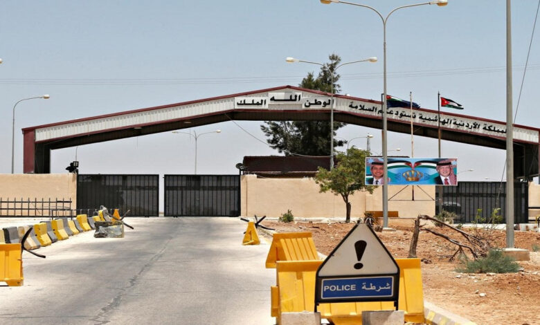 احتجاجات تغلق معبر “نصيب” الحدودي بين سوريا والأردن رفضاً للقيود الجديدة