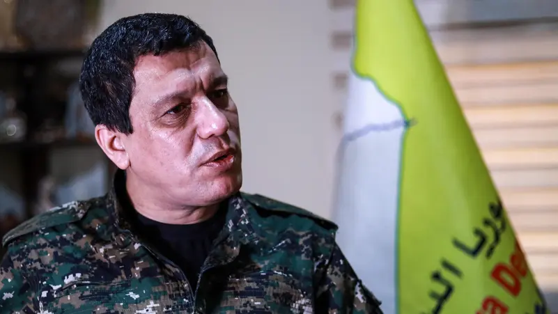 قائد “قسد” مظلوم عبدي يصدر عفوًا خاصًا بمناسبة عيد الفطر خلال لقائه وفدًا من الرقة
