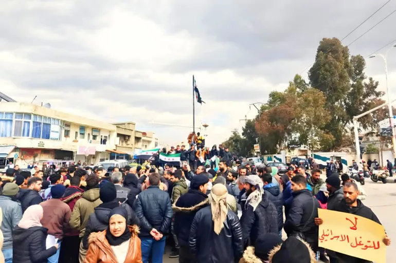 احتجاجات في مخيم الوافدين ومدن سورية ضد تصريحات نتنياهو بشأن الجنوب السوري