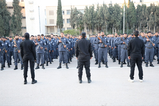 تخريج دفعة جديدة من طلاب كلية الشرطة في دمشق لتعزيز الأمن والاستقرار