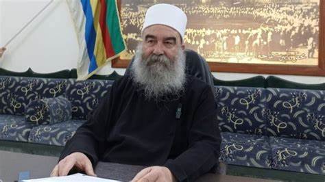 الشيخ حكمت الهجري يهاجم الحكومة السورية الجديدة: “سلطة استبدادية جديدة”