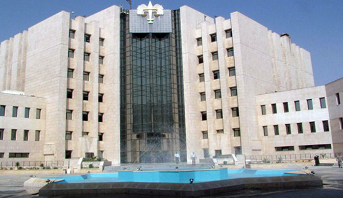 وزارة العدل تشدد على احترام الحصانة الممنوحة للقضاة والمحامين