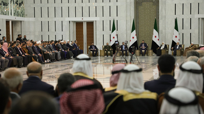 الرئيس أحمد الشرع يستقبل المهنئين بعيد الفطر في قصر الشعب بدمشق