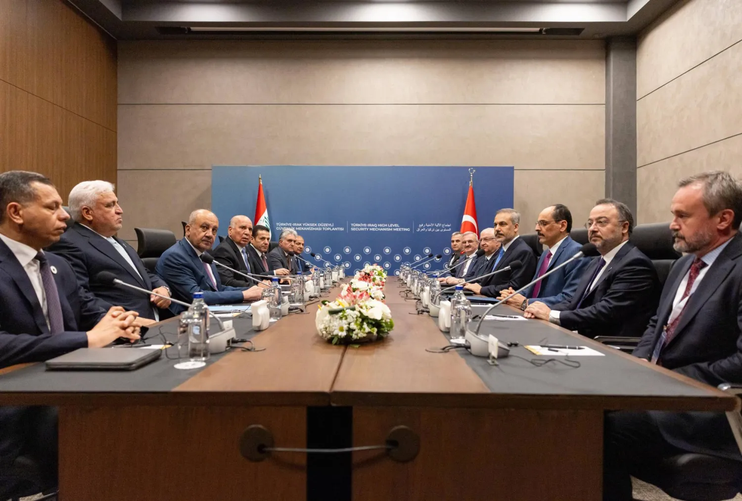تركيا والعراق يشكلان لجنة مشتركة لمعالجة أوضاع مخيمي الهول وروج ويتفقان على تعزيز التنسيق الأمني