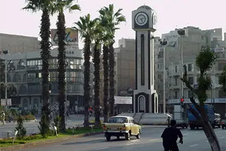 اعتقال 16 عنصراً سابقاً في “الدفاع الوطني” بحمص ضمن حملة أوسع ضد رموز النظام المخلوع