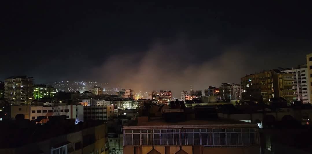 غارات جوية إسرائيلية على مطارات عسكرية وتوغل بري في درعا