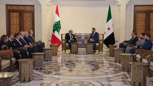 رئيس الجمهورية أحمد الشرع ووزير الخارجية السيد أسعد الشيباني يستقبلان رئيس مجلس الوزراء بالجمهورية اللبنانية بالعاصمة دمشق