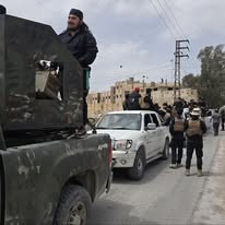 السلطات السورية تعلن السيطرة الكاملة على أشرفية صحنايا واجتماعات درزية حكومية لحل الأزمة