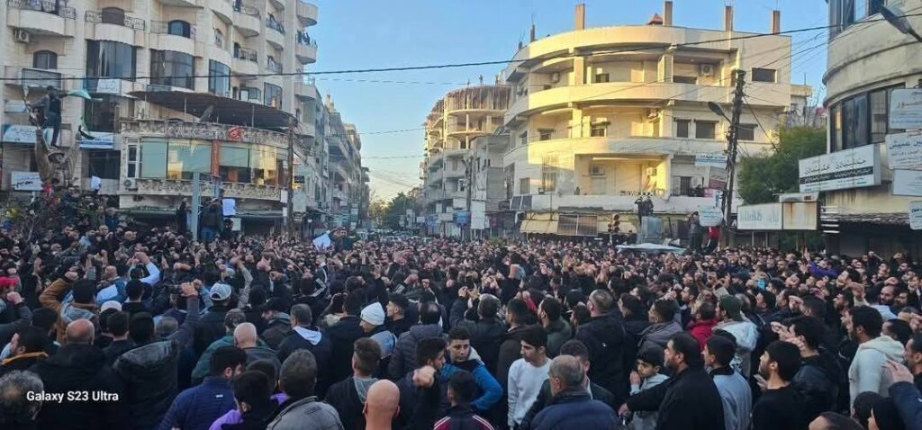 دعوات لحماية دولية للطائفة العلوية ولجنة تحقيق بانتهاكات الساحل السوري