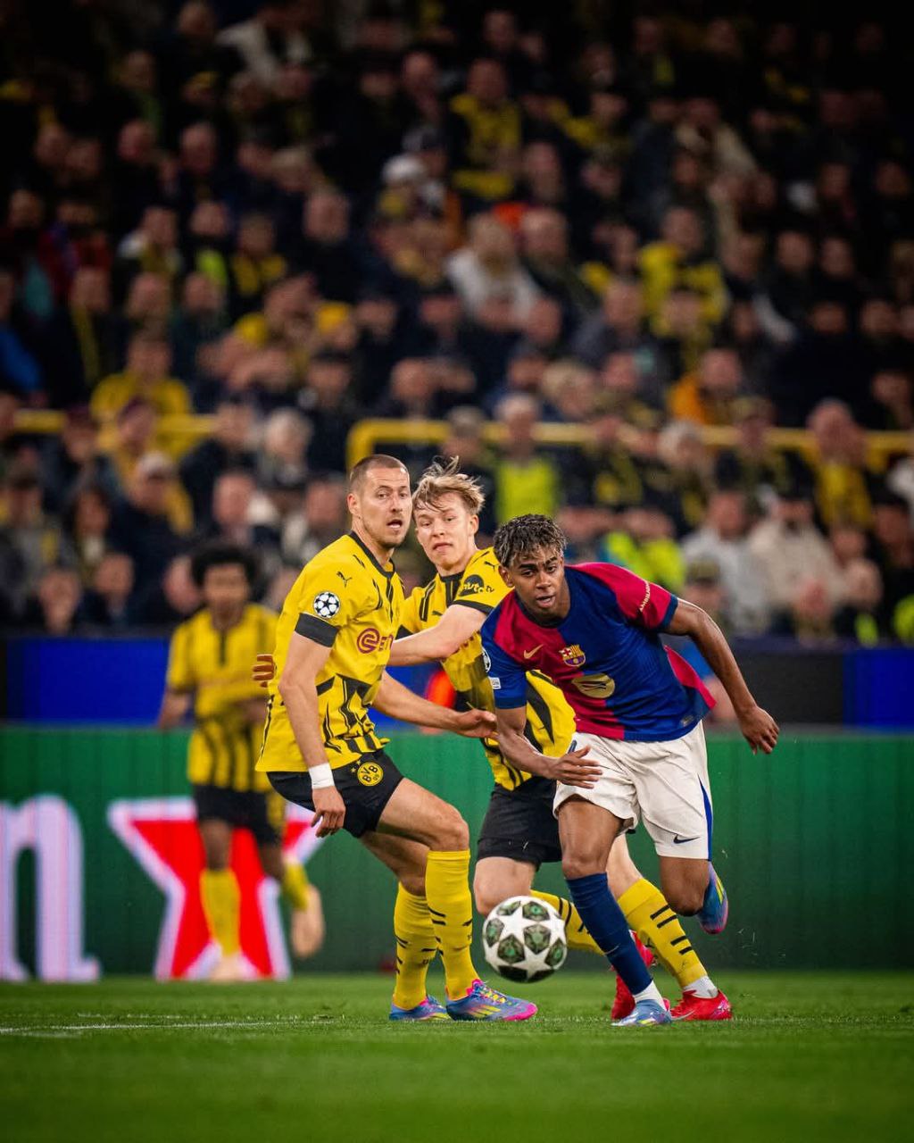 برشلونة يتأهل إلى نصف نهائي دوري أبطال أوروبا رغم خسارته أمام دورتموند
