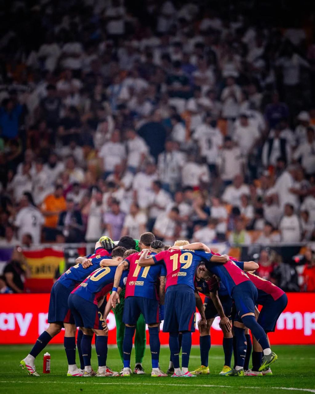 برشلونة يتوج بكأس الملك في كلاسيكو ناري: 3-2 على ريال مدريد