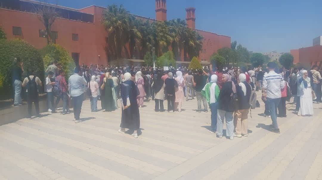 مظاهرة طلابية في كلية الهمك بدمشق رفضًا للمقطع الصوتي المسيء للنبي محمد ﷺ