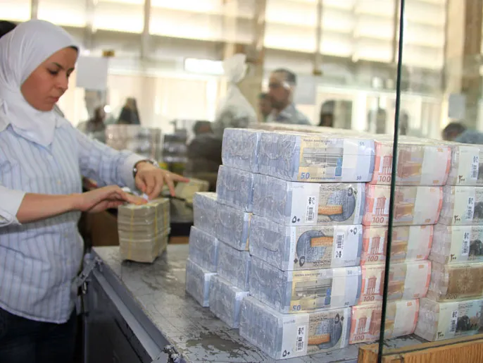 سوريا تعتزم طباعة عملة جديدة بالإمارات وألمانيا بدلا من روسيا