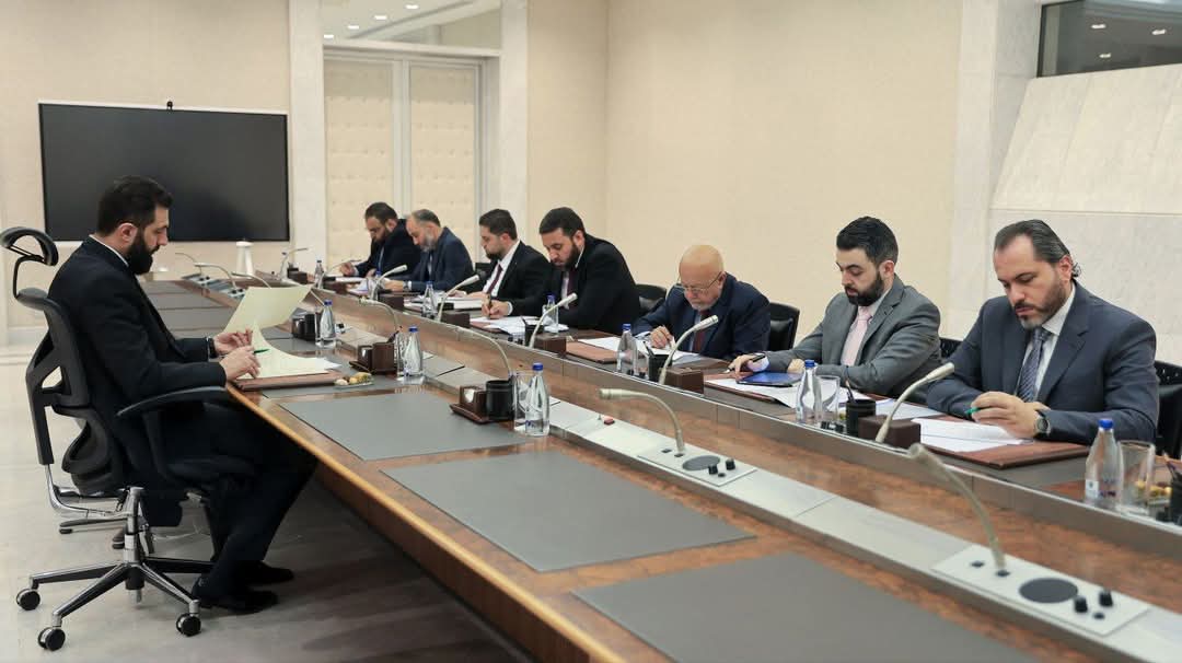 الرئيس الشرع يلتقي عدداً من المختصين لمناقشة مشروع قانون الاستثمار وتعديلاته