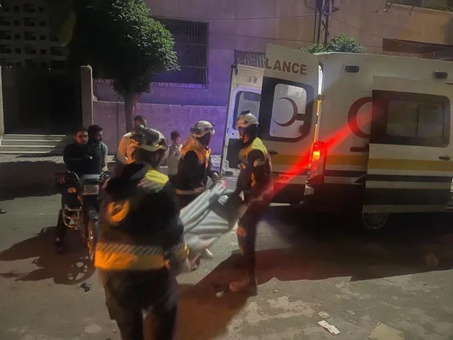 “الخوذ البيضاء” تواصل مهامها الإنسانية في ريف دمشق وسط التصعيد الأمني