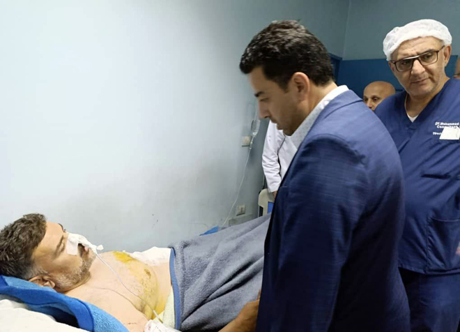 وزير الصحة يطمئن على الجرحى في مشفيي “المجتهد” و“المواساة” ويشيد بجهود الكوادر الطبية