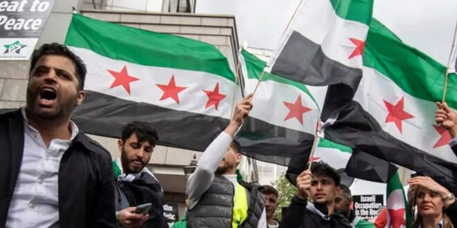 محتجون أمام سفارة إسرائيل في لندن ينددون بالعدوان على سوريا