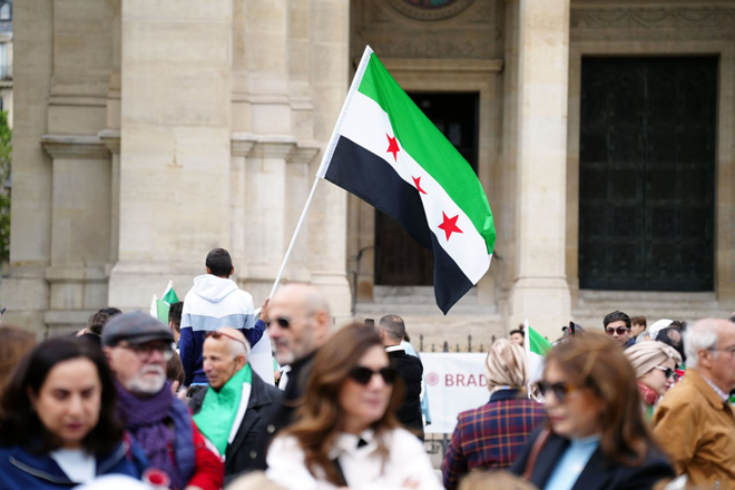 الجالية السورية في فرنسا ترحب بزيارة الرئيس أحمد الشرع إلى باريس