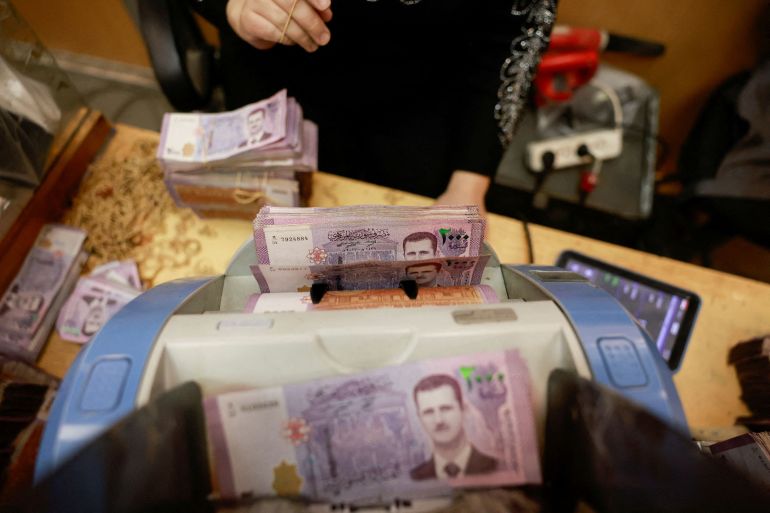 باستثناء قوائم “مخالفات القطع الأجنبي”.. إعادة مبالغ التأمين للمستوردين بقرار رسمي