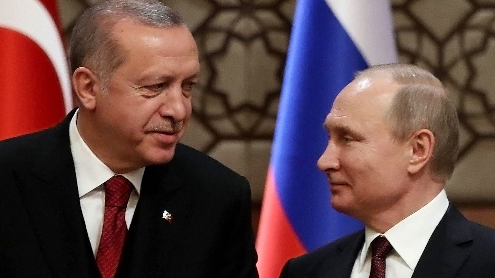 أردوغان في اتصال مع بوتين: الاشتباكات في جنوب سوريا تهدد أمن المنطقة
