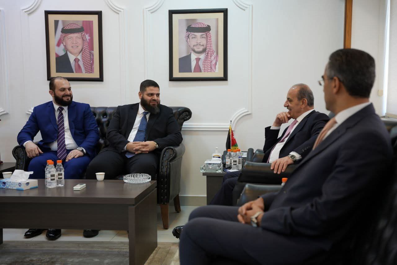 مباحثات في العاصمة الأردنية بين وزير الإدارة المحلية ومحافظ دمشق