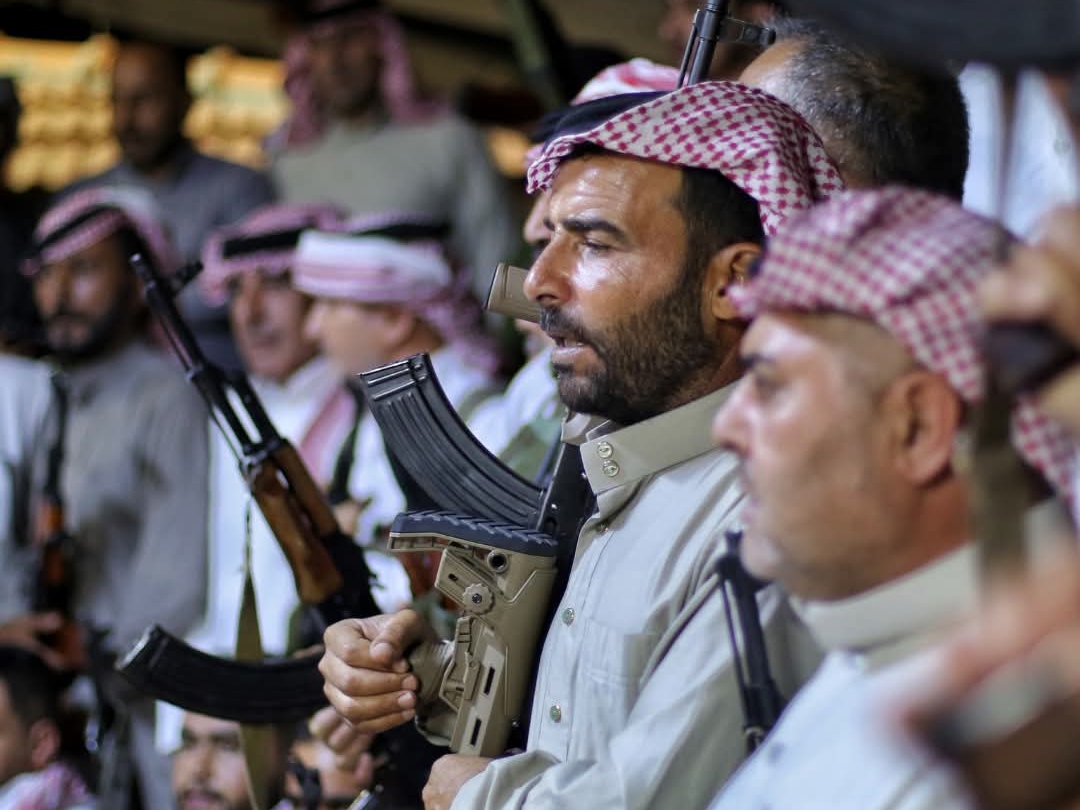 بعد إعلانها “النفير العام”.. مَن هي القبائل العربية المُحتشدة في الجنوب السوري؟
