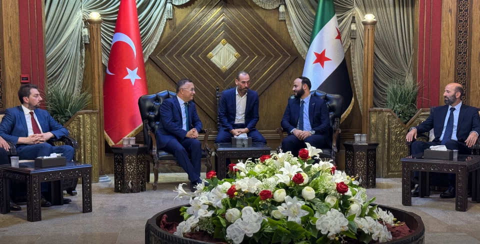 والي غازي عنتاب يصل إلى حلب ويقوم بجولة رفقة المحافظ
