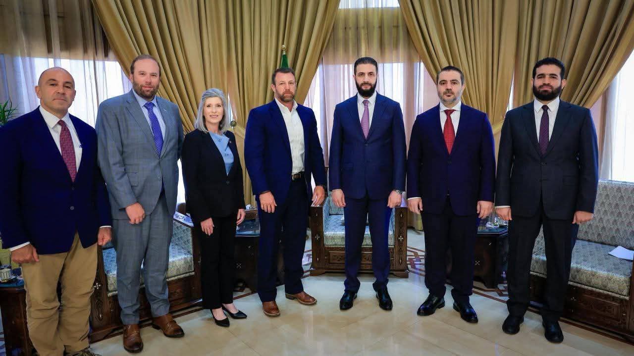 الرئيس الشرع يستقبل في دمشق وفداً من أعضاء مجلسي النواب والشيوخ الأمريكيين