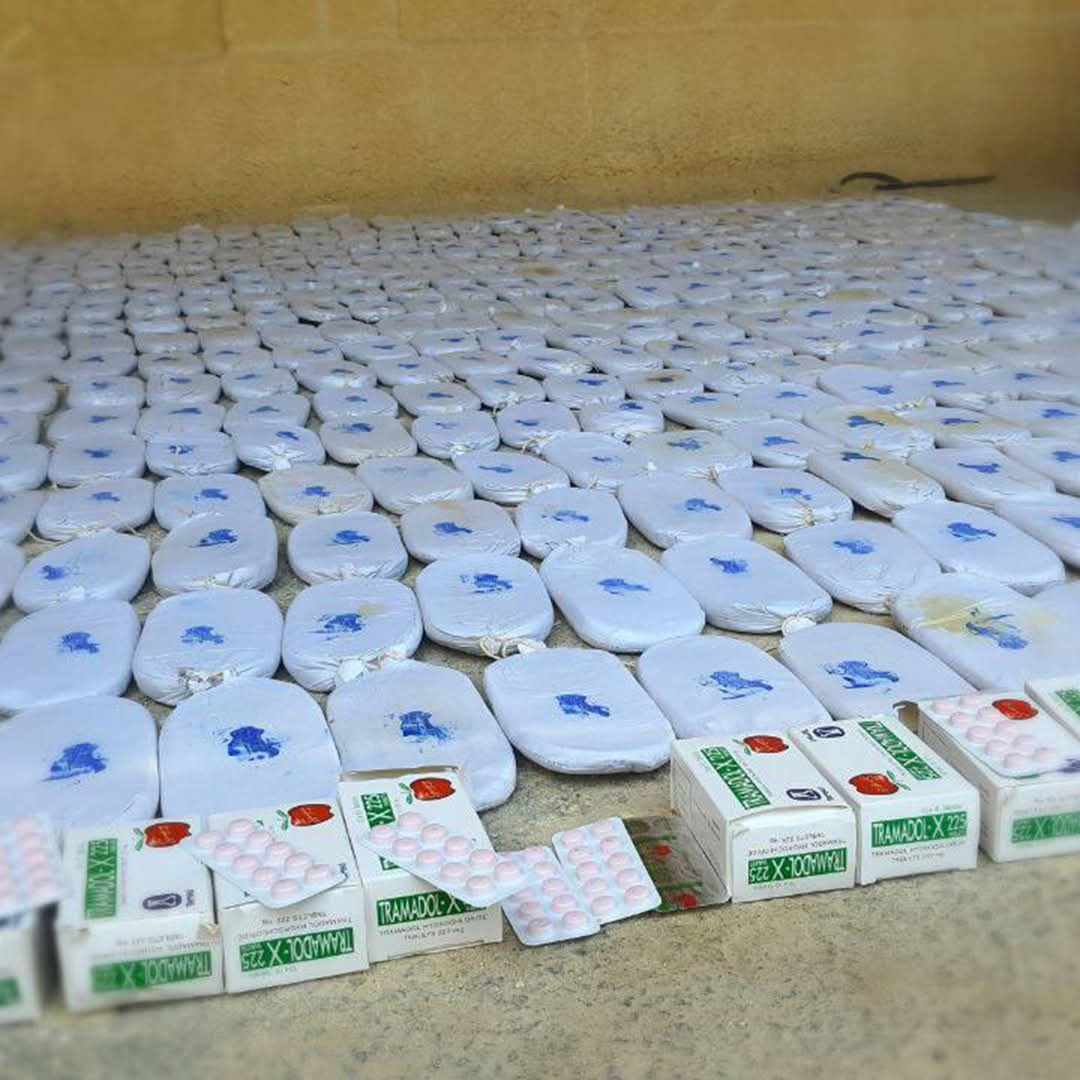 القوات الأمنية تصادر كميات كبيرة من المخدرات والكريستال في ريف درعا الشرقي