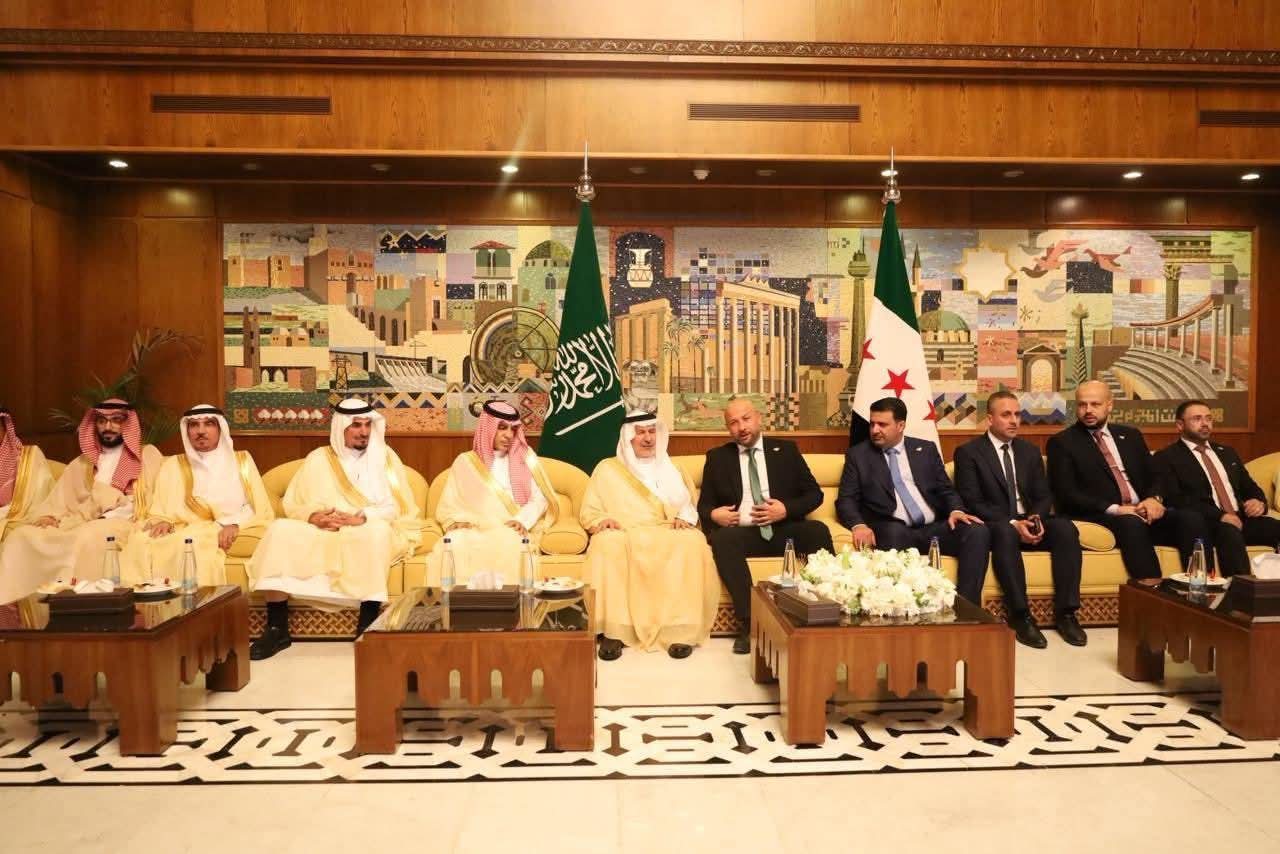 لتوقيع اتفاقيات تنموية.. وفد سعودي رفيع المستوى يصل إلى دمشق