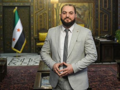 محافظ دمشق يَعِد بحل قضية السومرية “دون طرد قسري”