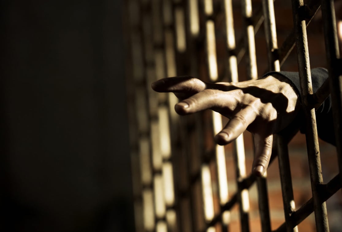 أكثر من 124 حالة اعتقال تعسفي في سوريا خلال شهر آب الماضي فقط