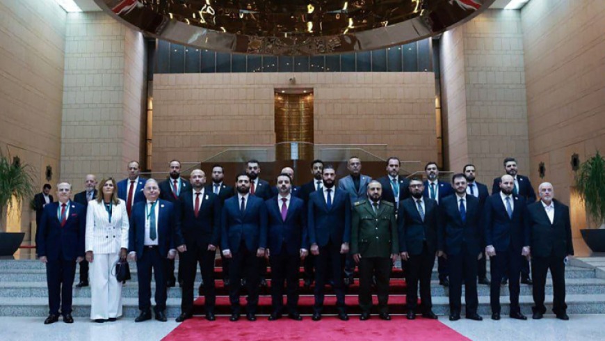 الشبكة السورية تدعو إلى تعزيز مشاركة النساء في المرحلة الانتقالية